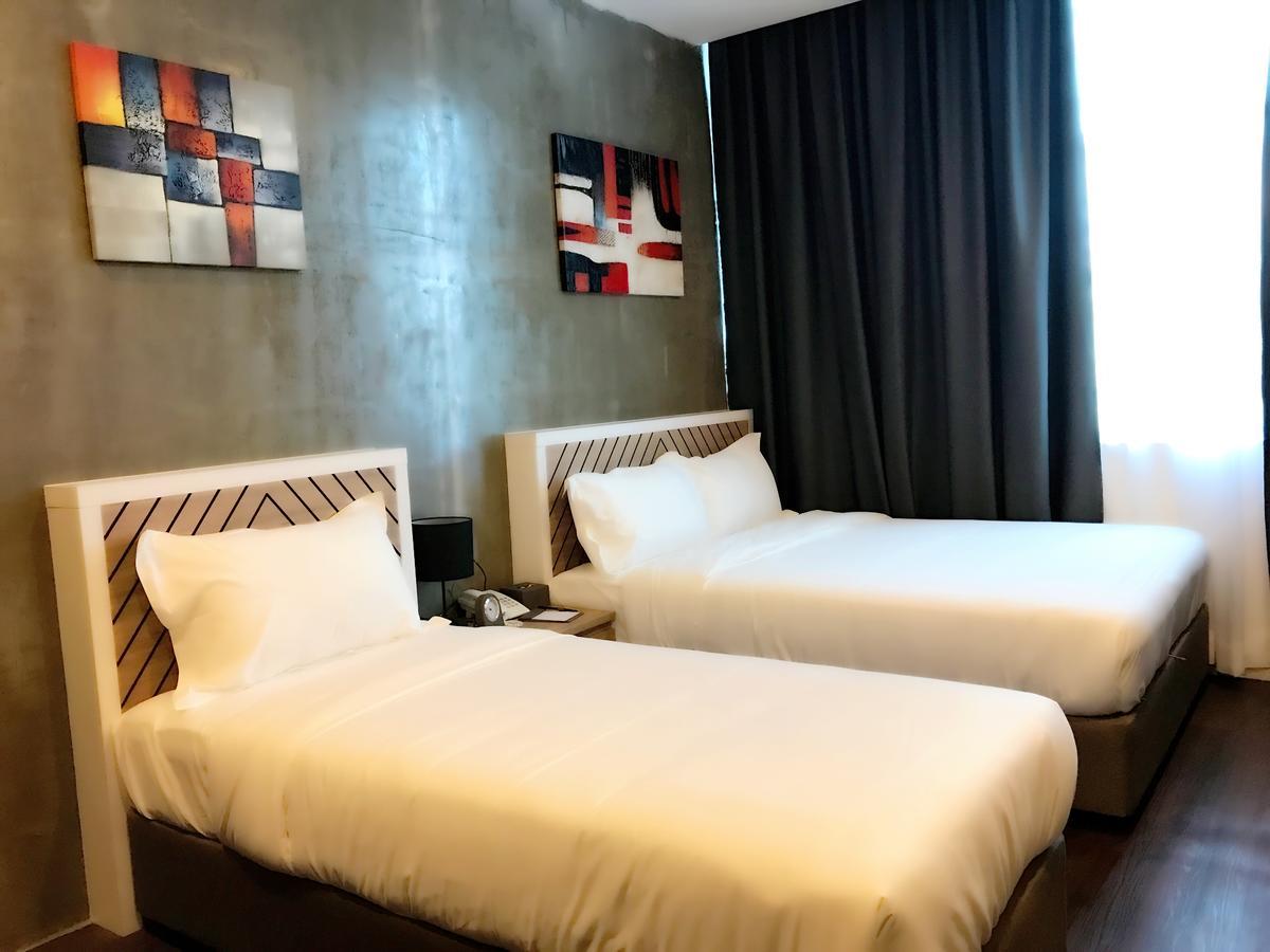 K Boutique Hotel Teluk Intan Extérieur photo