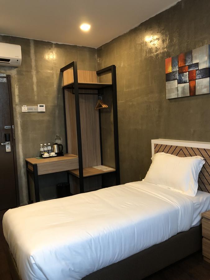 K Boutique Hotel Teluk Intan Extérieur photo