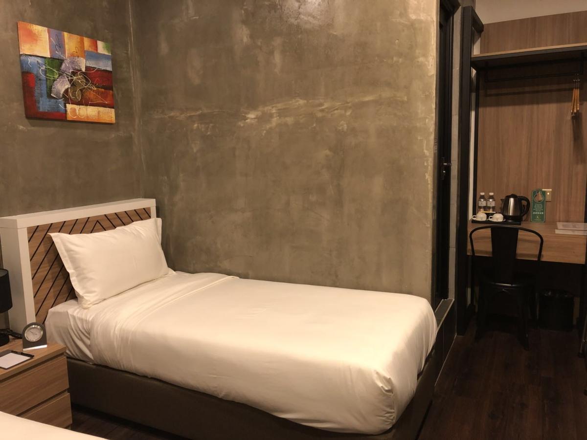 K Boutique Hotel Teluk Intan Extérieur photo